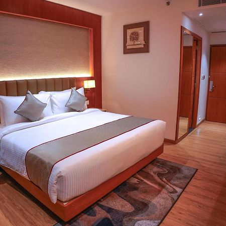 Hotel Crystal Inn Plaza Delhi Airport Neu-Delhi Exterior foto