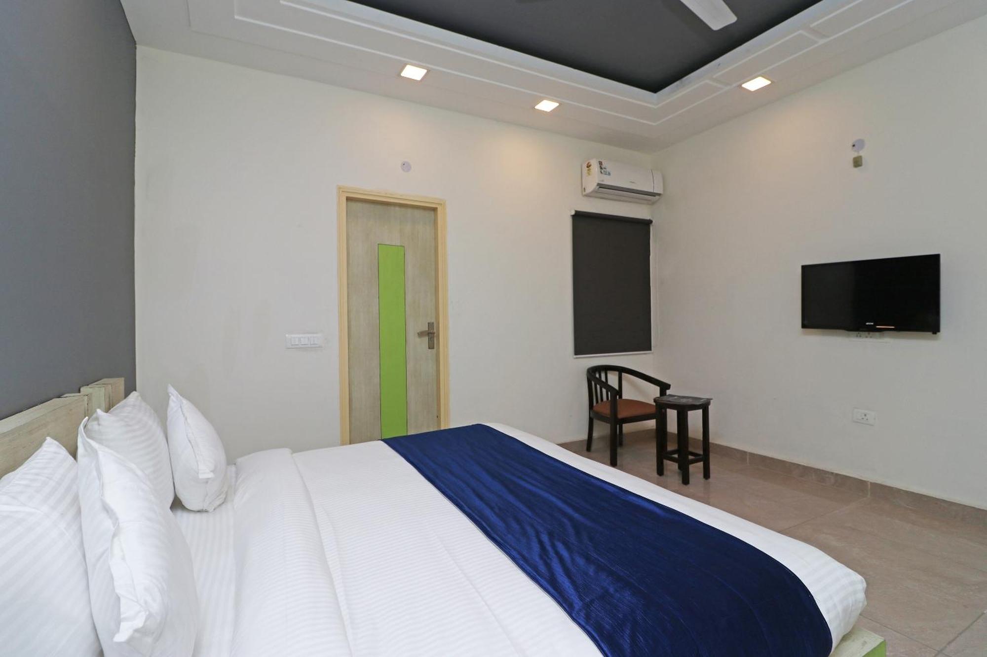 Hotel Crystal Inn Plaza Delhi Airport Neu-Delhi Zimmer foto