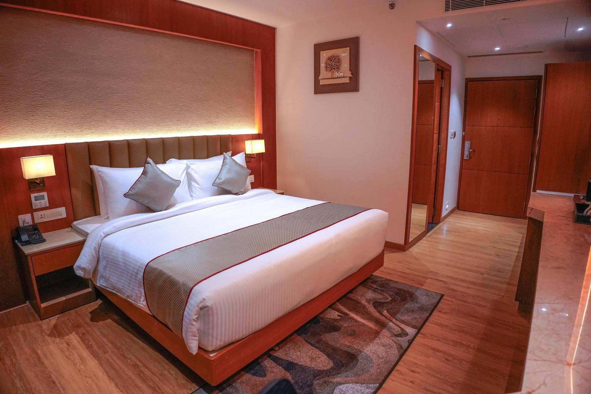 Hotel Crystal Inn Plaza Delhi Airport Neu-Delhi Exterior foto